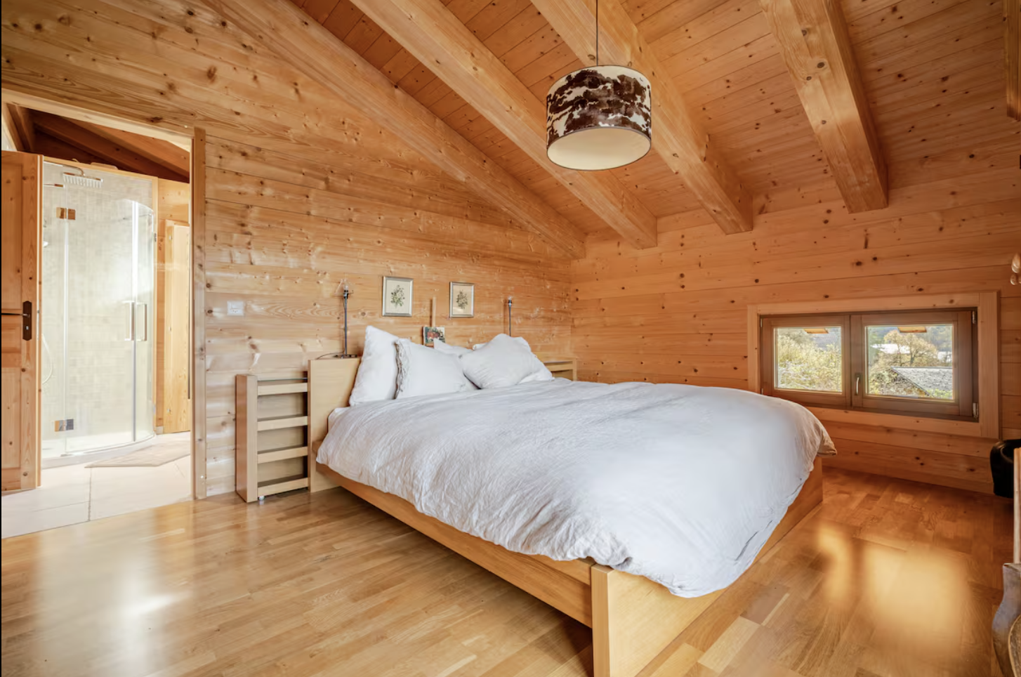 Modern 4BR Chalet